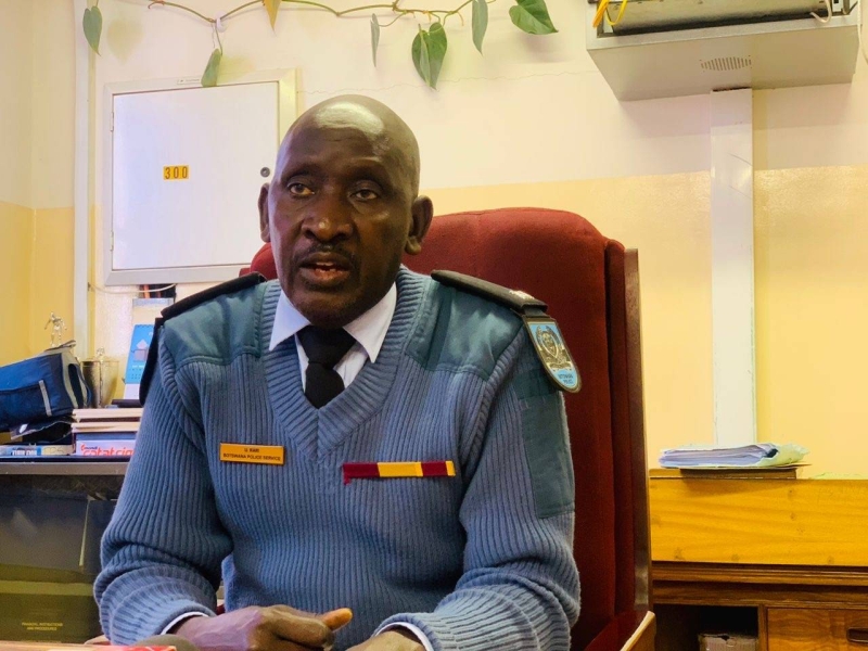 Tlokweng Station Commander, Unoziba Rari 