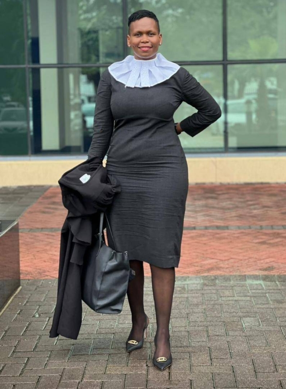 821 TEACHERS SUE GOVT