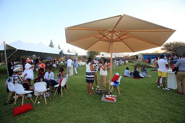 Wagga Gardenex hosts first GIMC Champagne Picnic