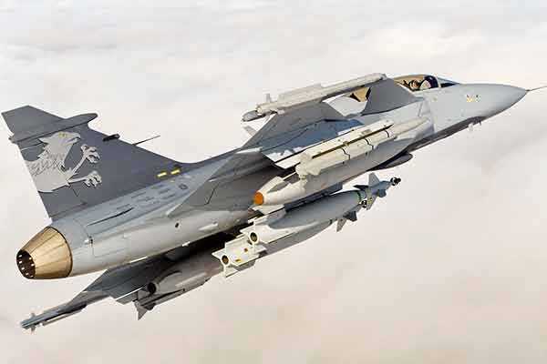 BDF Commander confirms interest in Swedish fighter jets