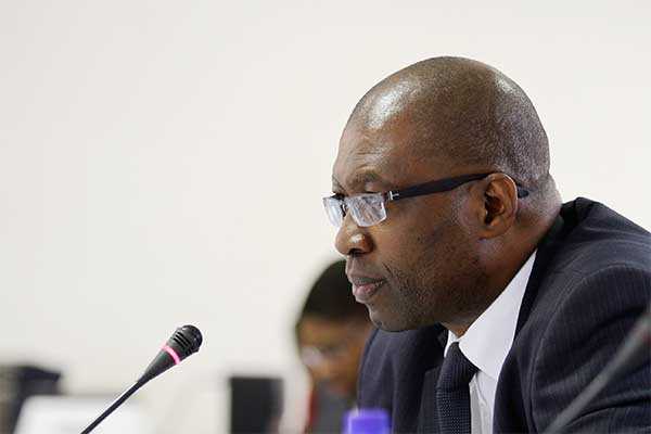 BR CEO leaves a month before his contract expires