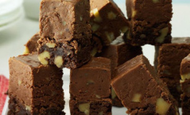 Tea time with yummy brownies and fudge