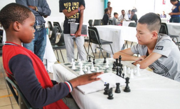 Sixteen clubs in pursuit of checkmate